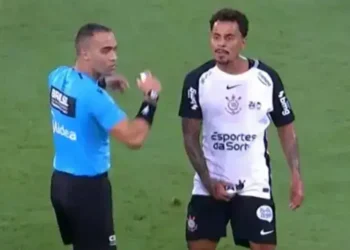 Allan pede desculpas após gesto obsceno e expulsão contra o Fluminense