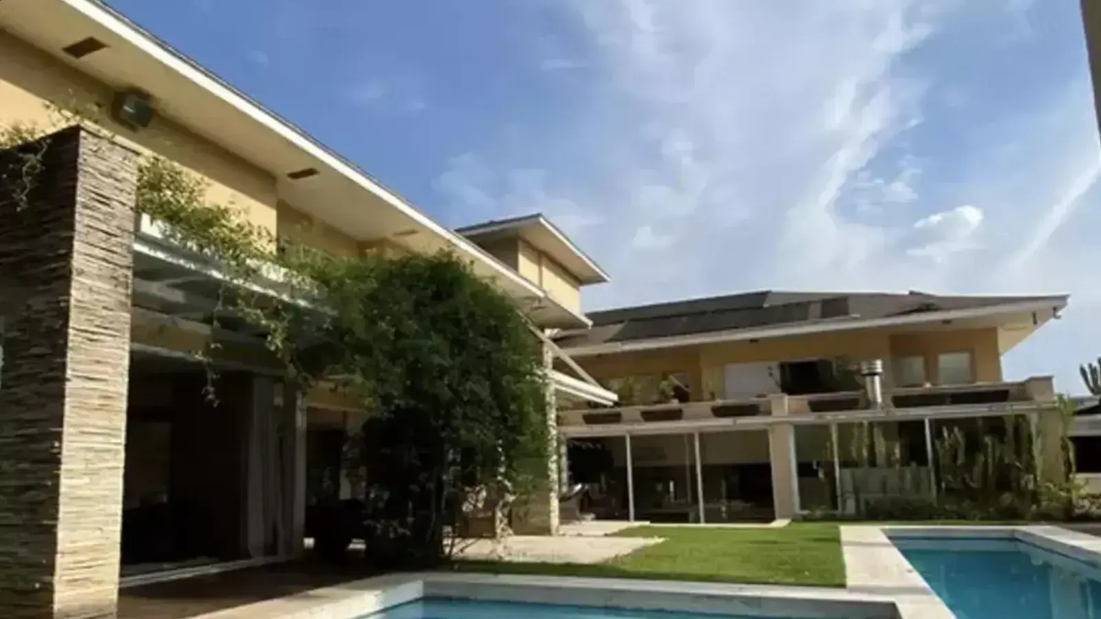 Após separação, Marcus Buaiz se muda para mansão de R$ 12 milhões