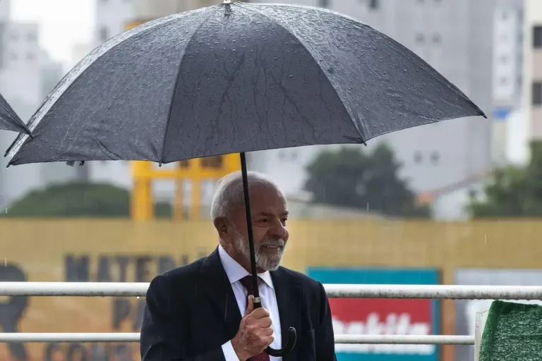 Avaliação de Lula cai, e 40% dos brasileiros reprovam seu governo