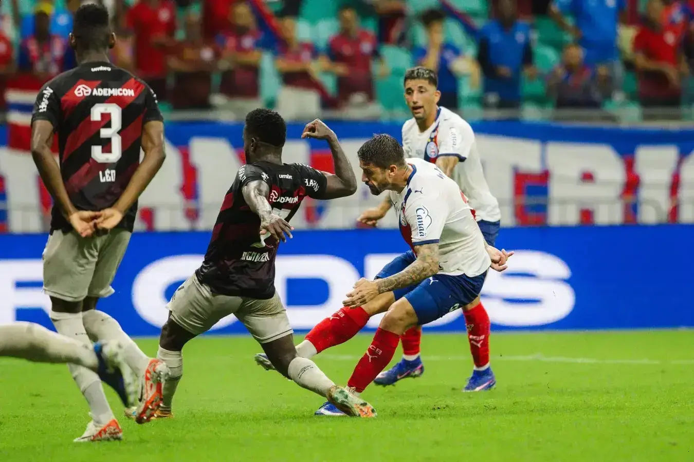Bahia brilha e vence o Athletico-PR de forma convincente na Fonte Nova
