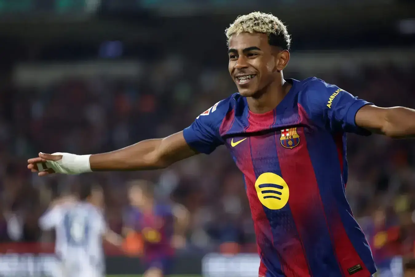 Barcelona goleia Espanyol e dispara na liderança do Campeonato Espanhol