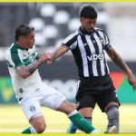 Botafogo e Coritiba empatam em jogo repleto de emoções
