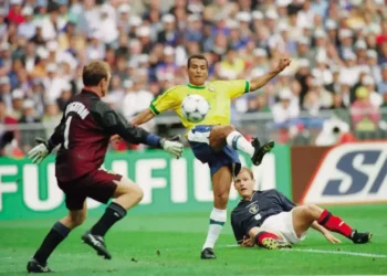 Cafu e Roberto Carlos marcam presença na premiação Laureus 2026