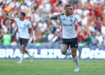 Cebolinha ainda sem futuro definido no Flamengo até a renovação do contrato