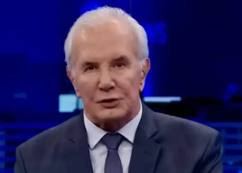 Celso Freitas se afasta do SBT News por causa de apendicite