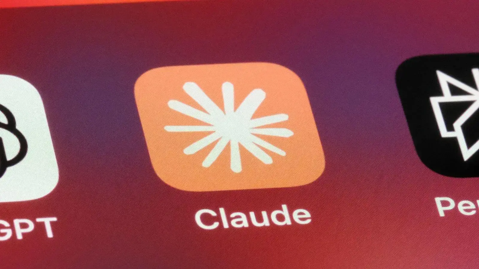 Claude Code: Como o chatbot identifica palavras ofensivas no chat.