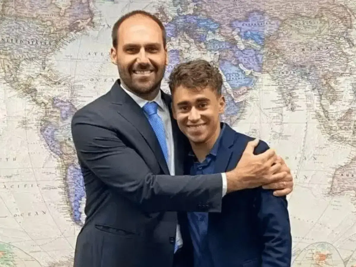Conflito nas redes: Eduardo Bolsonaro crítica Nikolas Ferreira por apoio a Flávio