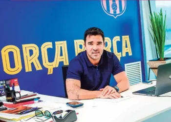 Deco revela bastidores da saída do Barcelona e de Felipão no Chelsea
