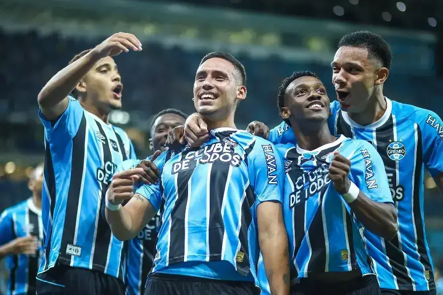 Desfalques importantes: Grêmio enfrenta Palmeiras sem Arthur e Léo Perez