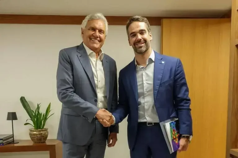 Eduardo Leite pede desculpas a Caiado após críticas sobre a Presidência