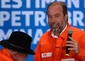 Elogios de Silveira a Mateus Simões geram desconforto na base de Lula em MG