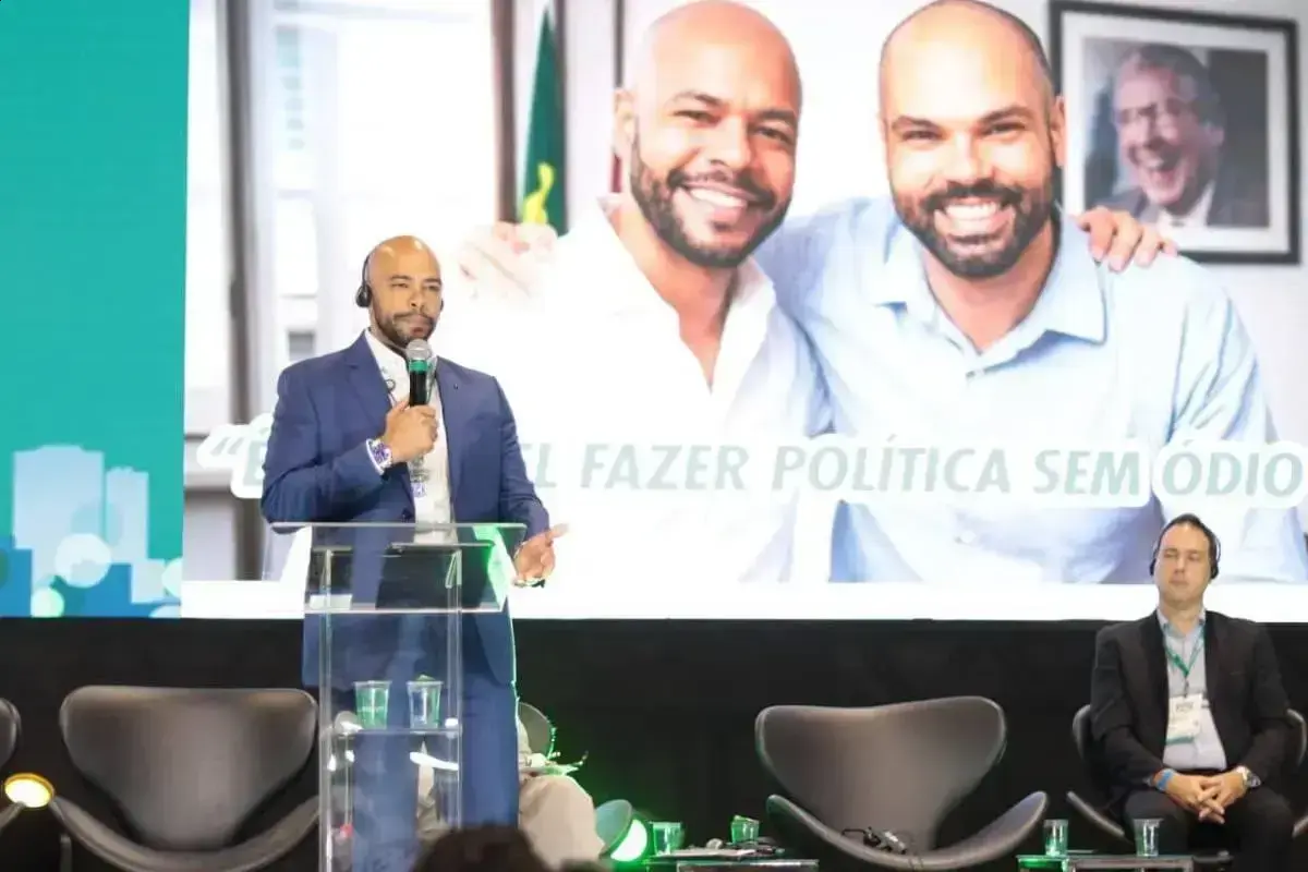 Ex-dirigente tucano presta homenagem a Bruno Covas em palestra