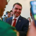 Família Bolsonaro busca retorno político com Flávio como candidato competitivo