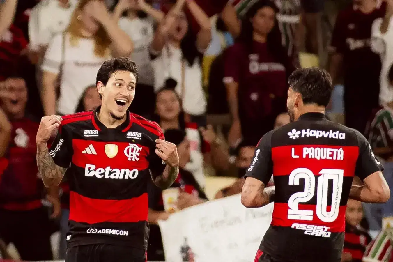 Flamengo vence Fluminense por 2 a 1 em clássico emocionante no Maracanã