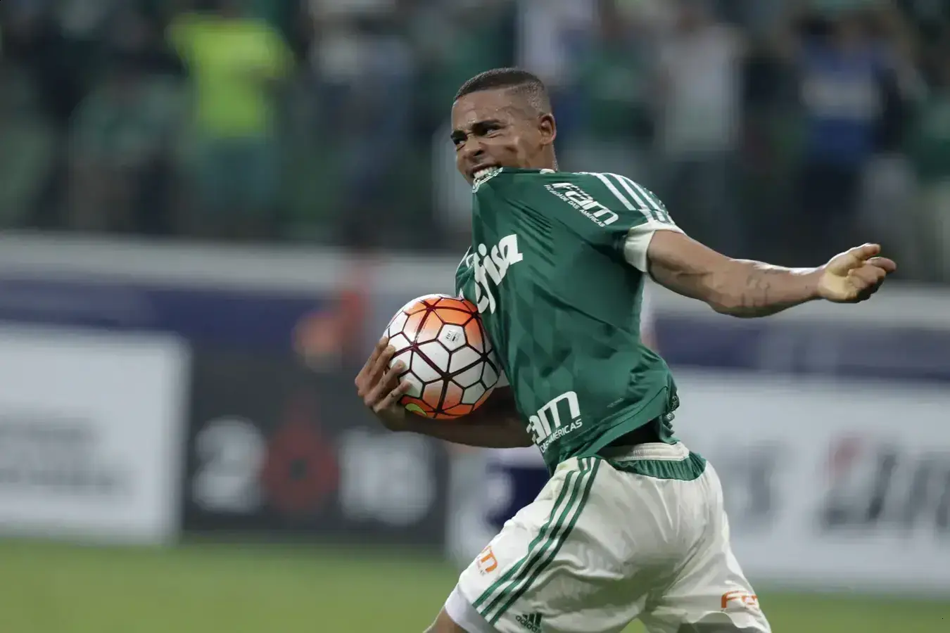 Gabriel Jesus admite incertezas no Arsenal e sonha com retorno ao Palmeiras