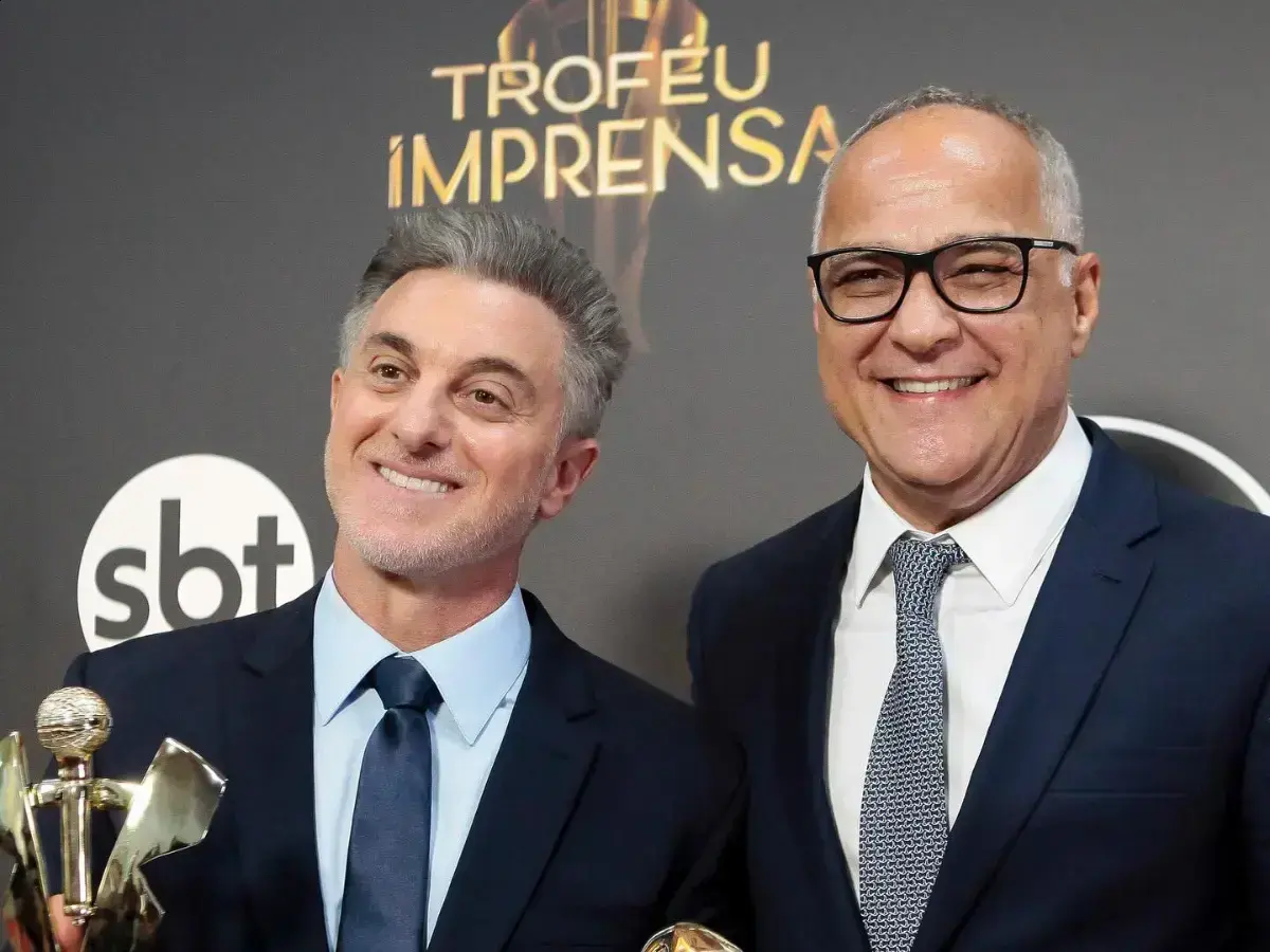 Globo muda postura e brilha no Troféu Imprensa em evento do SBT