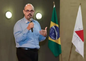 Governador de MG defende unificação da direita para fortalecer a candidatura
