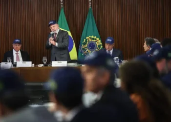 Governo Lula se opõe ao relatório que redefine trabalho por aplicativos