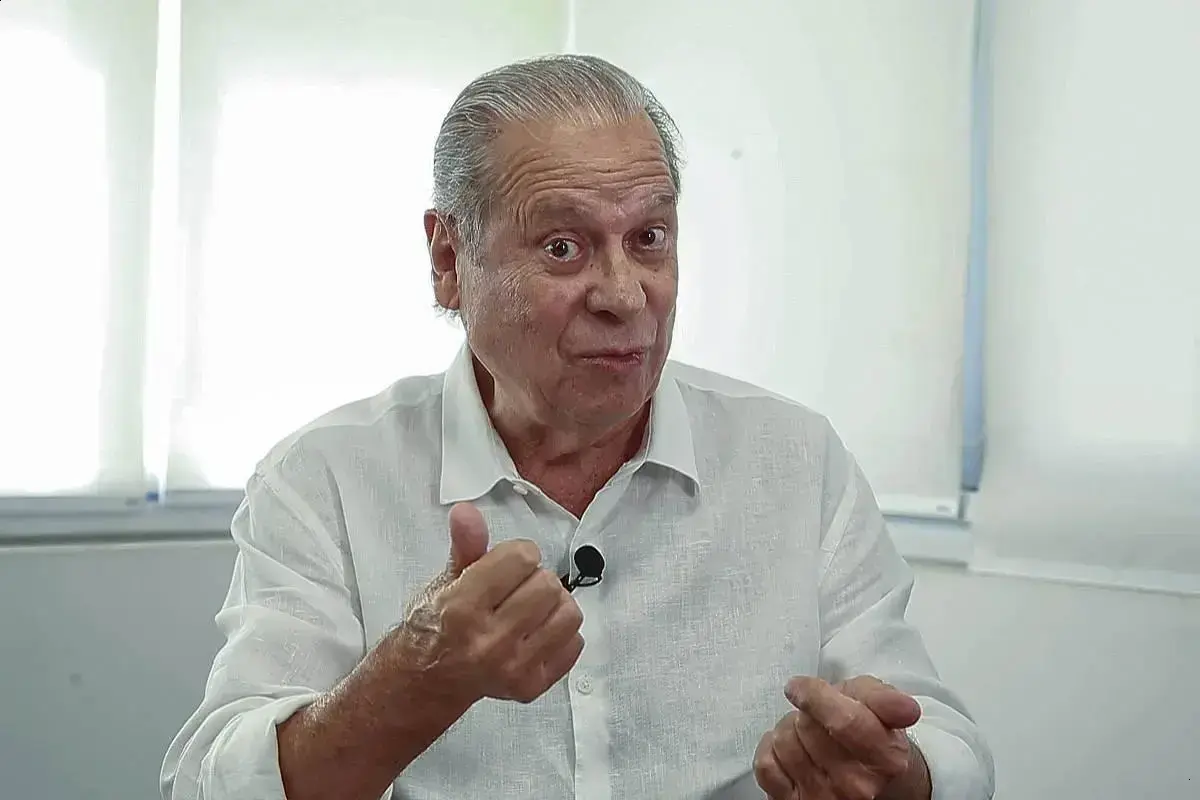 José Dirceu defende reformas no STF e critica crise política no Brasil