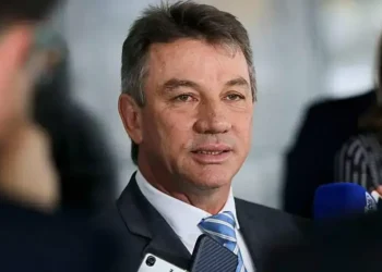 Jucá pressiona TSE em processo contra ex-governador de Roraima