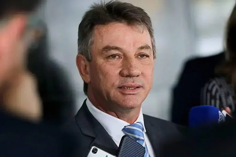 Jucá pressiona TSE em processo contra ex-governador de Roraima