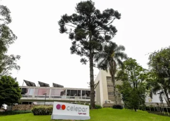 Justiça suspende PDV da Celepar e exige negociação com sindicato