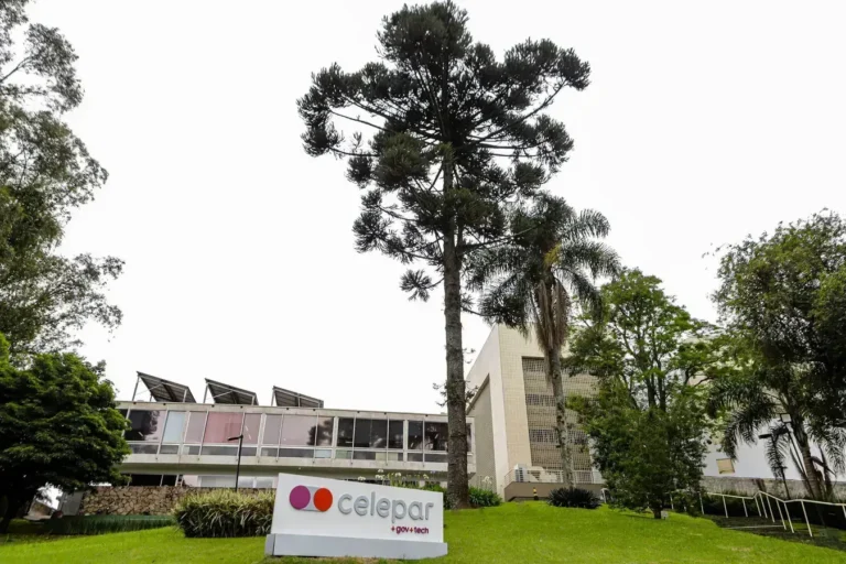 Justiça suspende PDV da Celepar e exige negociação com sindicato