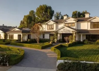 Kylie Jenner vende mansão de R$ 100 milhões em Hidden Hills