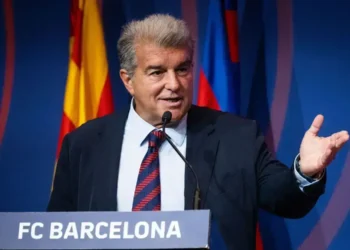 Laporta critica FIFA após lesão de Raphinha em amistoso do Brasil