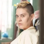 Letícia Rodrigues se despede de Sandrão em Tremembé na segunda temporada