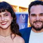 Luciano Camargo celebra o lançamento do livro da filha Isabella Fonseca