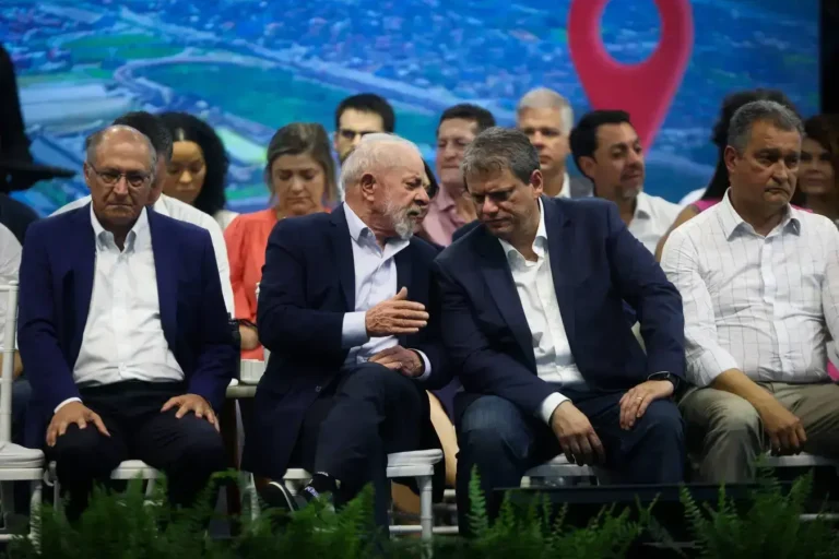 Lula e Alckmin anunciam empréstimo para o túnel Santos-Guarujá