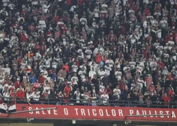 Mara Casares e Douglas Schwartzmann são expulsos do São Paulo
