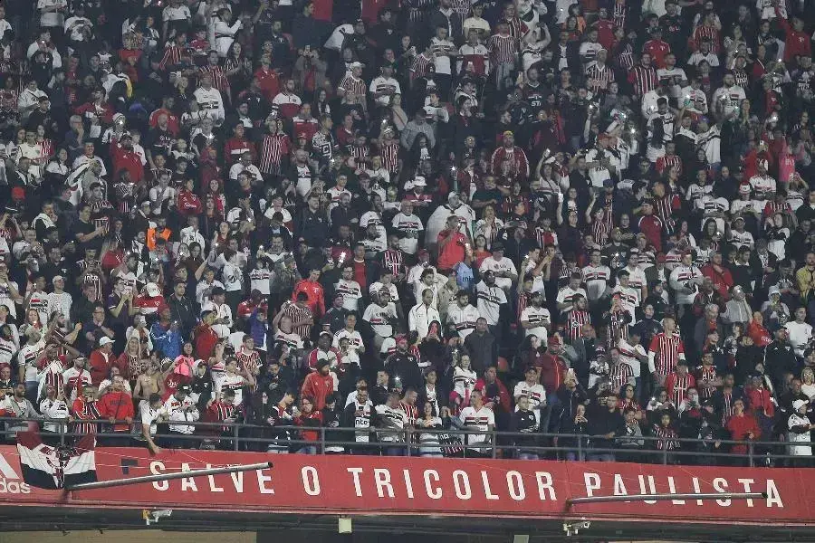 Mara Casares e Douglas Schwartzmann são expulsos do São Paulo