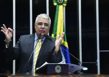 Partido Liberal opta por apoio a Ciro Gomes, gerando divisão no Ceará