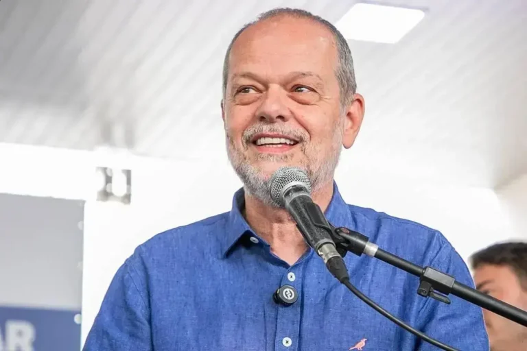 PL expulsa prefeito de São Caetano após críticas a Marcos Pontes