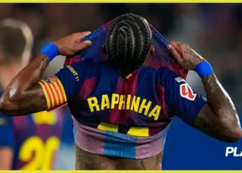 Raphinha desfalca o Barcelona no clássico contra o Espanyol