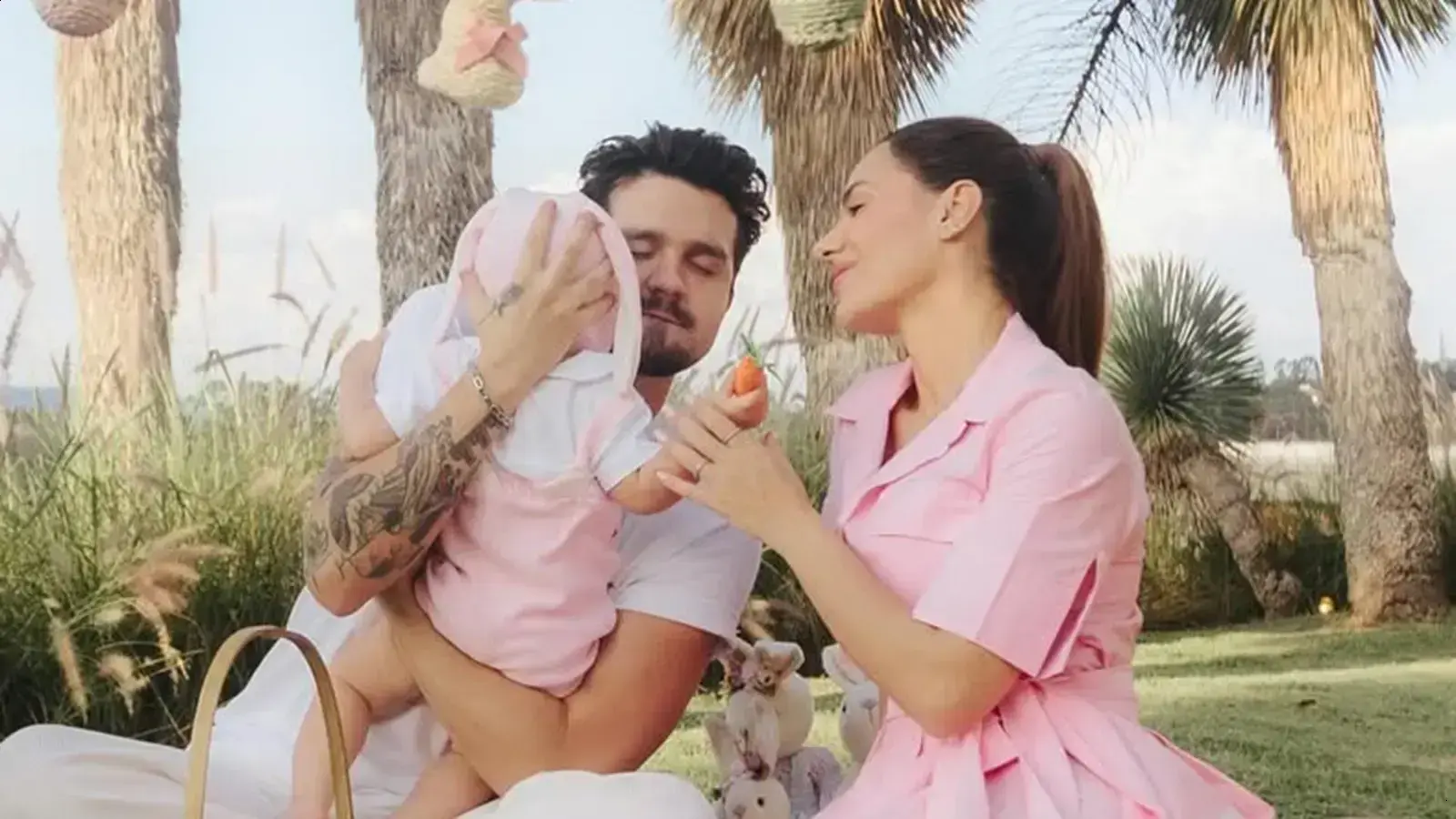 Serena brilha em ensaio fotográfico de Páscoa com Luan e Jade