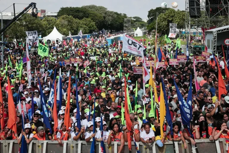 Sindicalistas apresentam 68 pedidos a Lula na marcha de Brasília
