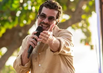 Thiago Martins fala sobre "Quintal do TG" e sua trajetória em "Avenida Brasil"