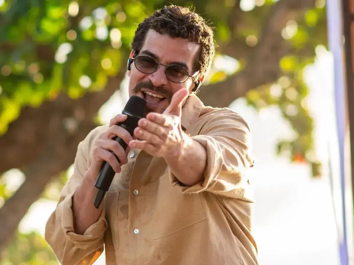 Thiago Martins fala sobre "Quintal do TG" e sua trajetória em "Avenida Brasil"