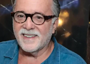 Tony Ramos faz rara aparição em público com a filha Andréa Barbosa