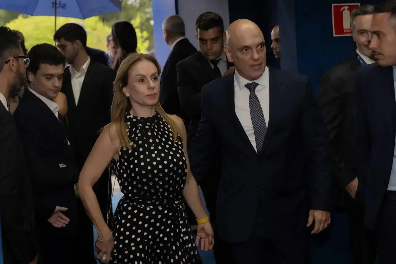 Uso de táxi aéreo por Viviane Barci levanta debates entre advogados