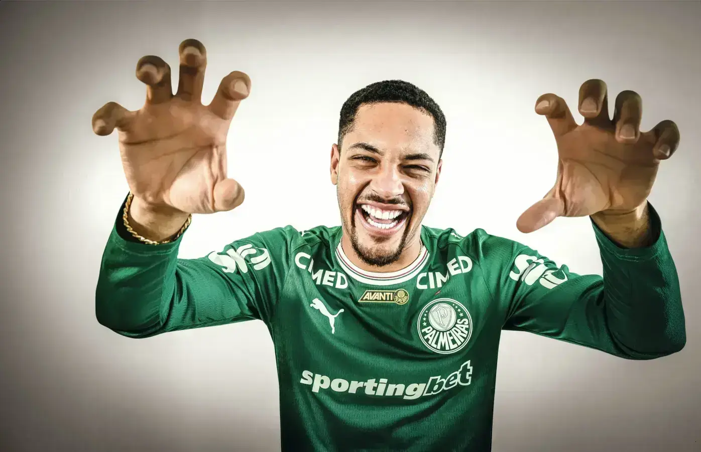 Vitor Roque fala sobre finais perdidas e seus sonhos na Libertadores 2026