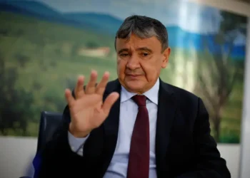 Wellington Dias critica aliados de Lula por impopularidade