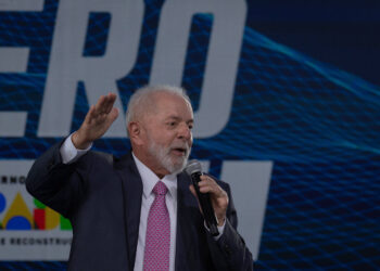 Lula destaca a necessidade de reforçar as Forças Armadas diante da instabilidade global em 2026
