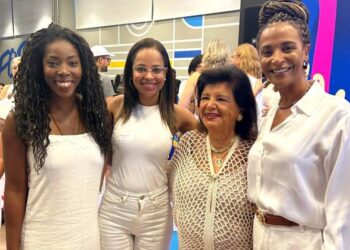 Empresária negra é apoiada por mulheres para a vice no DF em 2026