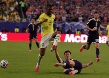 Rayan supera 25 jogadores e se torna titular da seleção brasileira