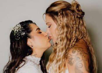 Ensaio pré-casamento de Lauana Prado e Tati Dias encanta no litoral de São Paulo