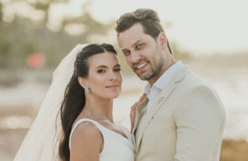 Kamilla Salgado e Eliéser Ambrósio celebram renovação de votos de casamento na praia